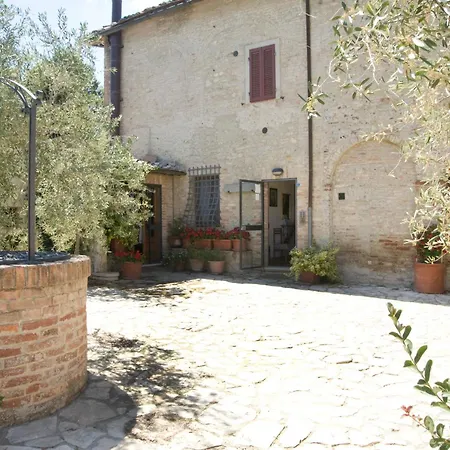 Country house Il Pettirosso Di *